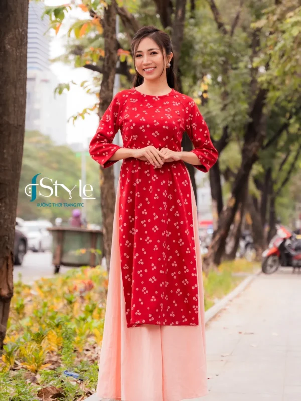 Áo dài cổ tròn nhung đỏ hoa nhí