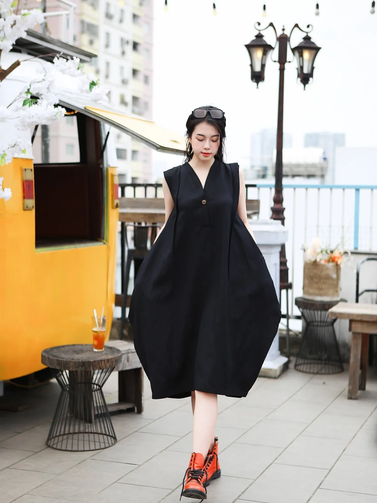 Váy sát nách cổ kimono linen đen