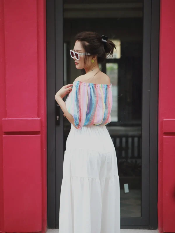 Áo trễ vai linen kẻ cầu vồng