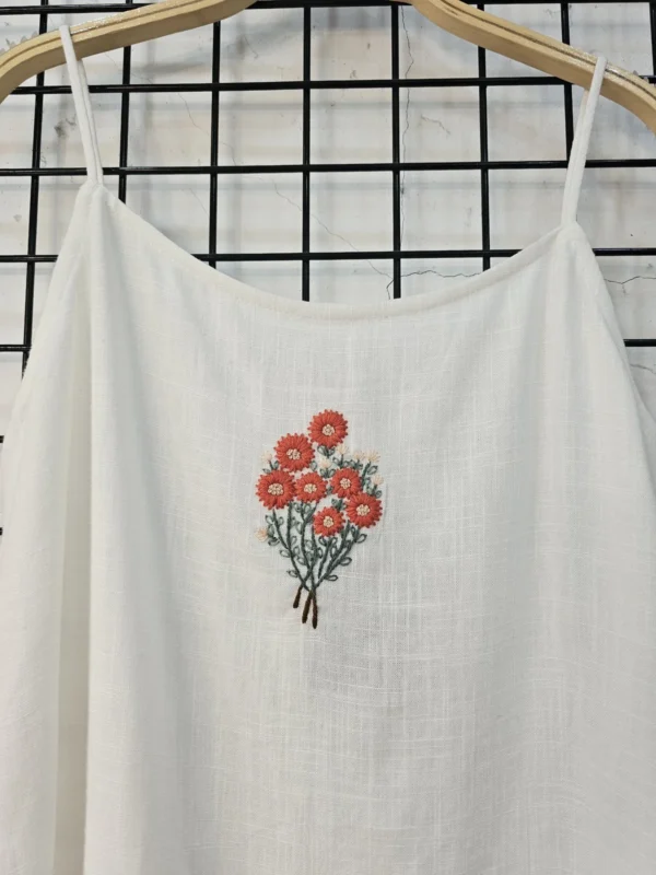 Áo 2 dây linen thêu hoa