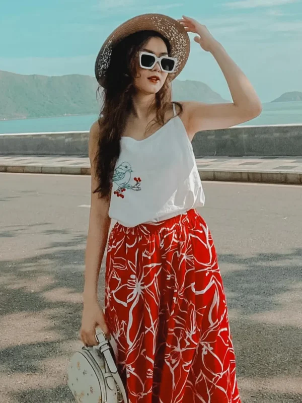 Áo 2 dây thêu họa tiết chim xanh linen trắng