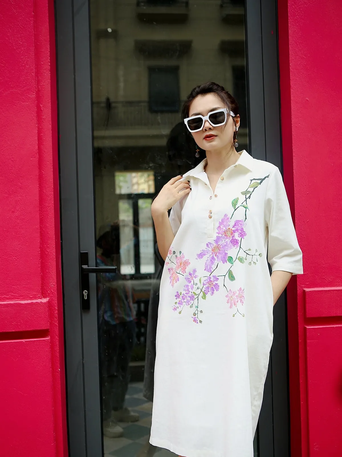 Váy tay lỡ linen trắng vẽ hoa bằng lăng