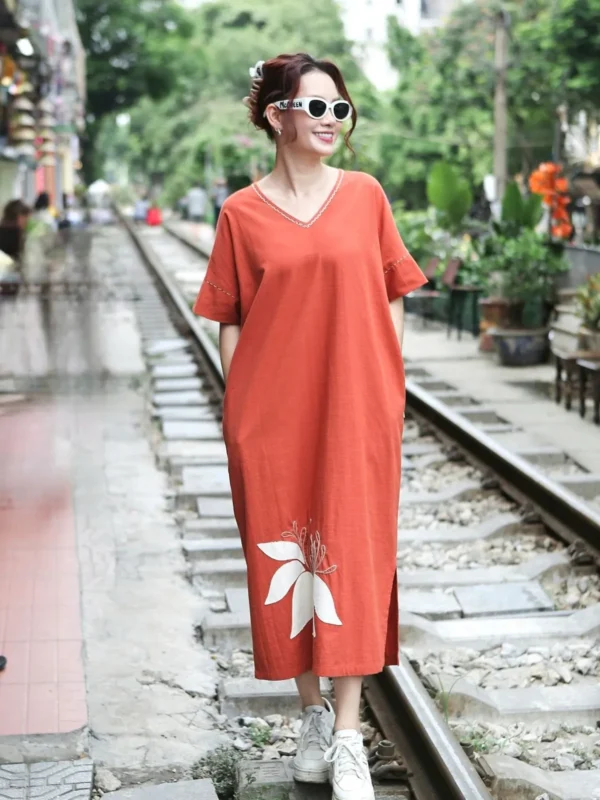 Váy cộc tay cổ tim linen cam, thêu đáp hoa be